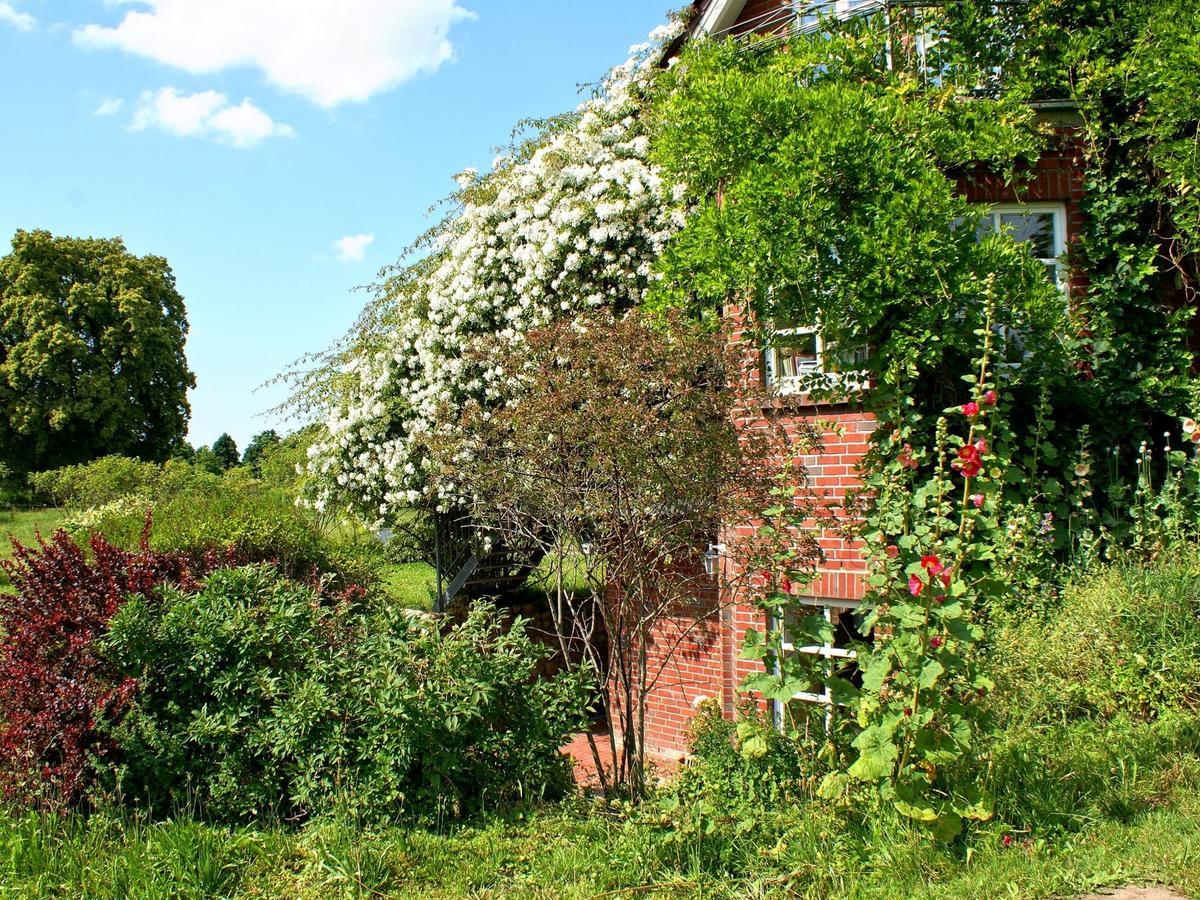Cosy Apartment In Semlow Germany With Garden Extérieur photo